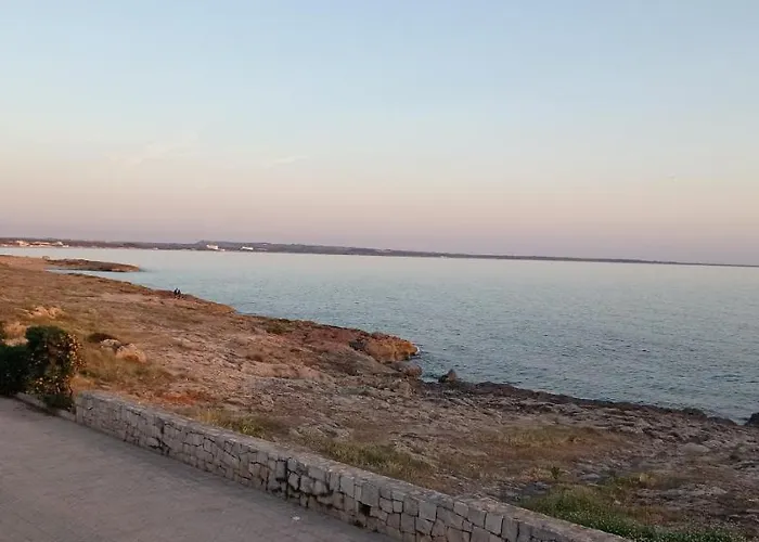 Alojamento de Acomodação e Pequeno-almoço Lungomare Galilei